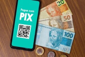 Pagamento via Pix na tela do smartphone